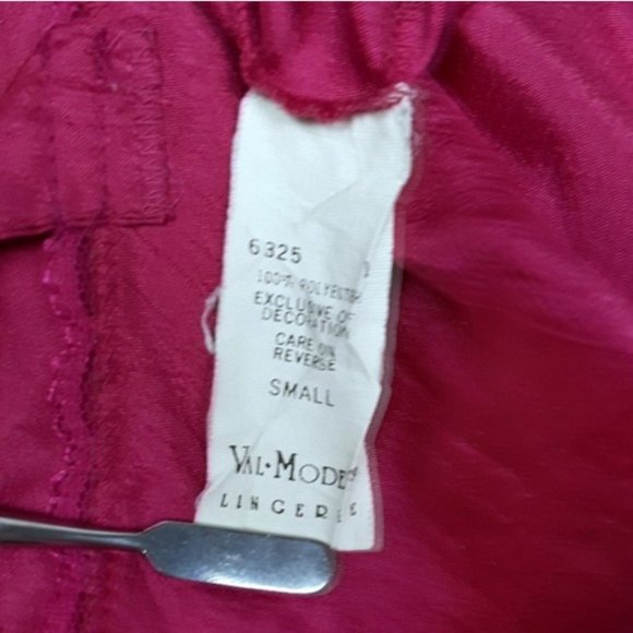 Val Mode Lingerie Pink Fusia Slip Vintage EUC - Picture 7 of 9